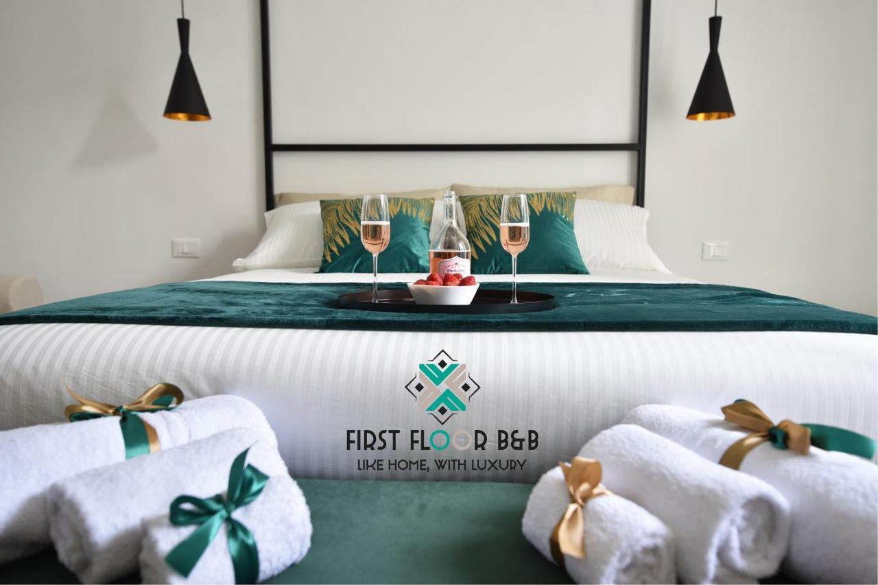 First Floor B&B Бари Экстерьер фото